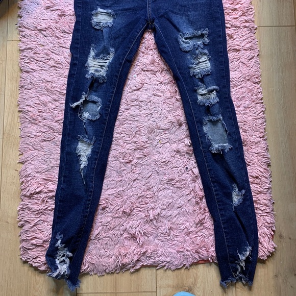 FASHION NOVA RIPPED JEANS - Picture 2 of 4